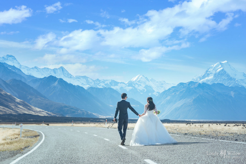 晴天下的库克山公路