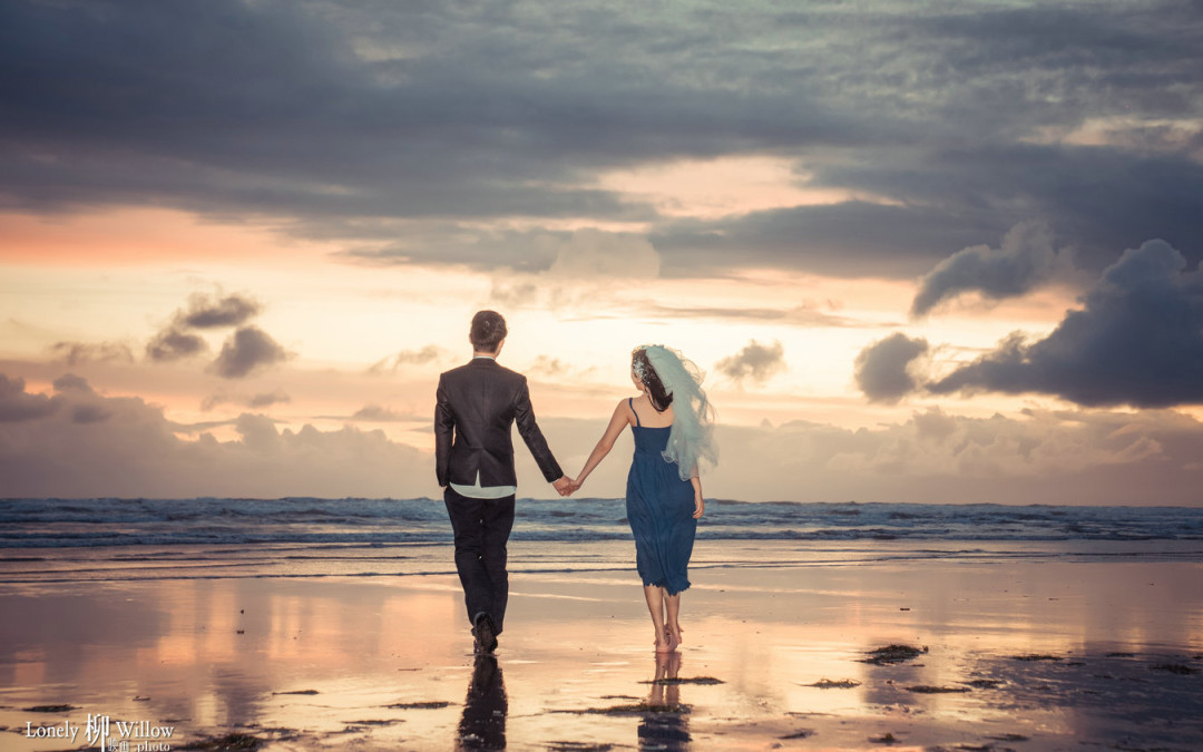 鸟岛大雨前的夕阳余晖和星空