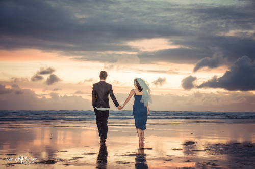 鸟岛大雨前的夕阳余晖和星空