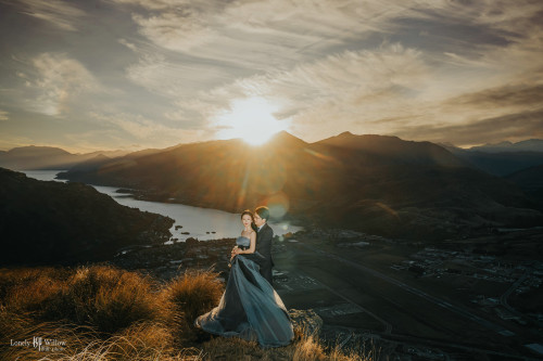 金色的山 皇后镇